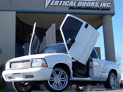 Vertical Doors VDCGMCSON9404 Lambo Vertical Door Kit for 1994-2004 GMC Sonoma