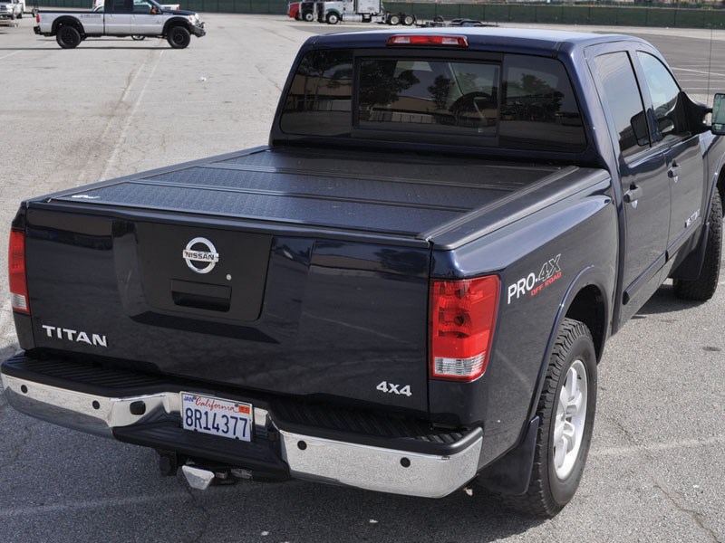 2000-2004 NISSAN Frontier BAK 126501 BAK Flip FiberMax Tonneau Cover